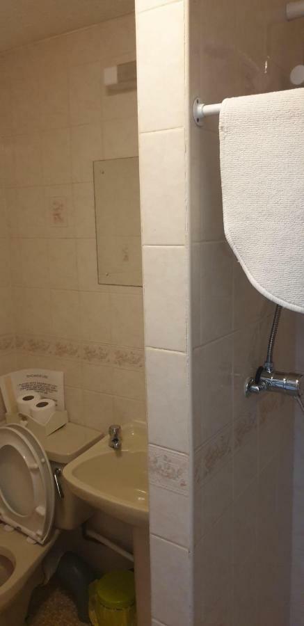 Bed & Breakfast Coastal Roomz 2*