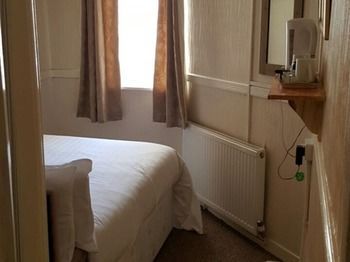 Coastal Roomz Bed & Breakfast