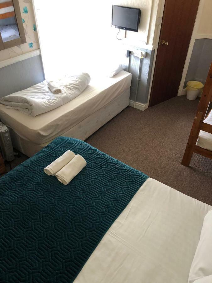 Coastal Roomz Bed & Breakfast