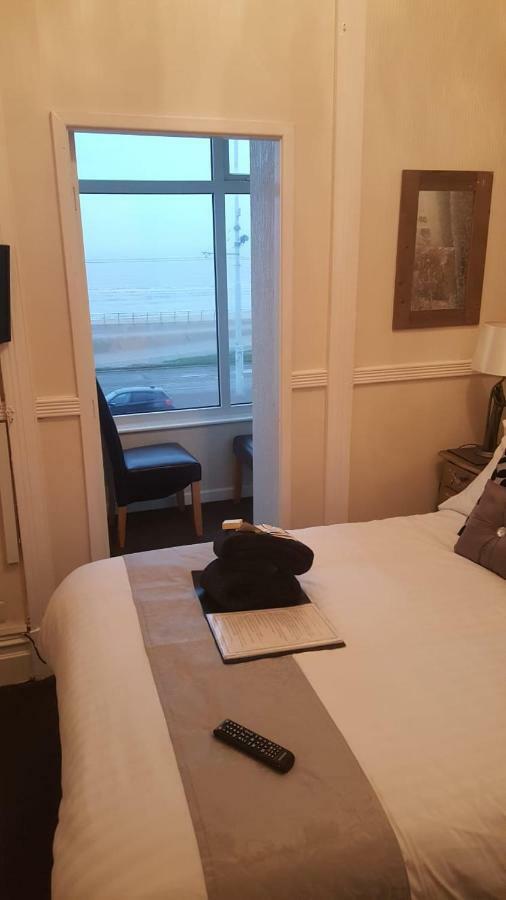 Coastal Roomz Bed & Breakfast